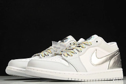 DX6070-101 Away Jordan SE Silver 1 Low Tear 1113